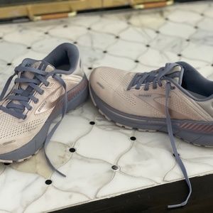 Women’s Brooks Adrenaline